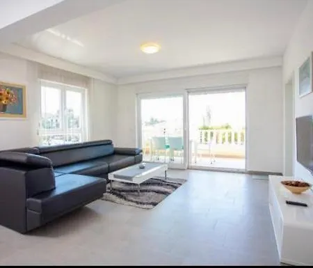 Luxury Luka * Promajna
