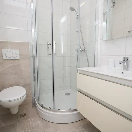 Luxury Luka Promajna